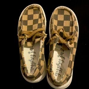 Gypsy jazz brown checkered sz 7